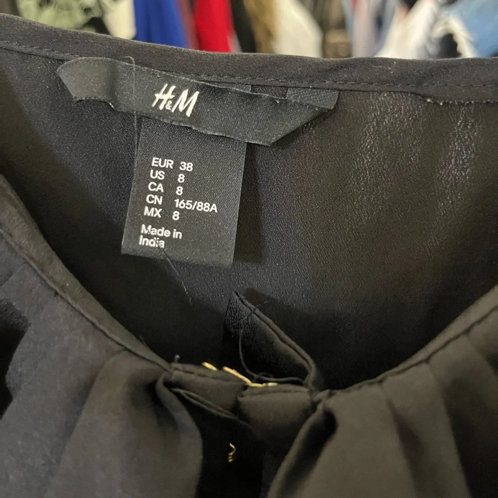 H&M Ruffle Blouse - Picture 2 of 3